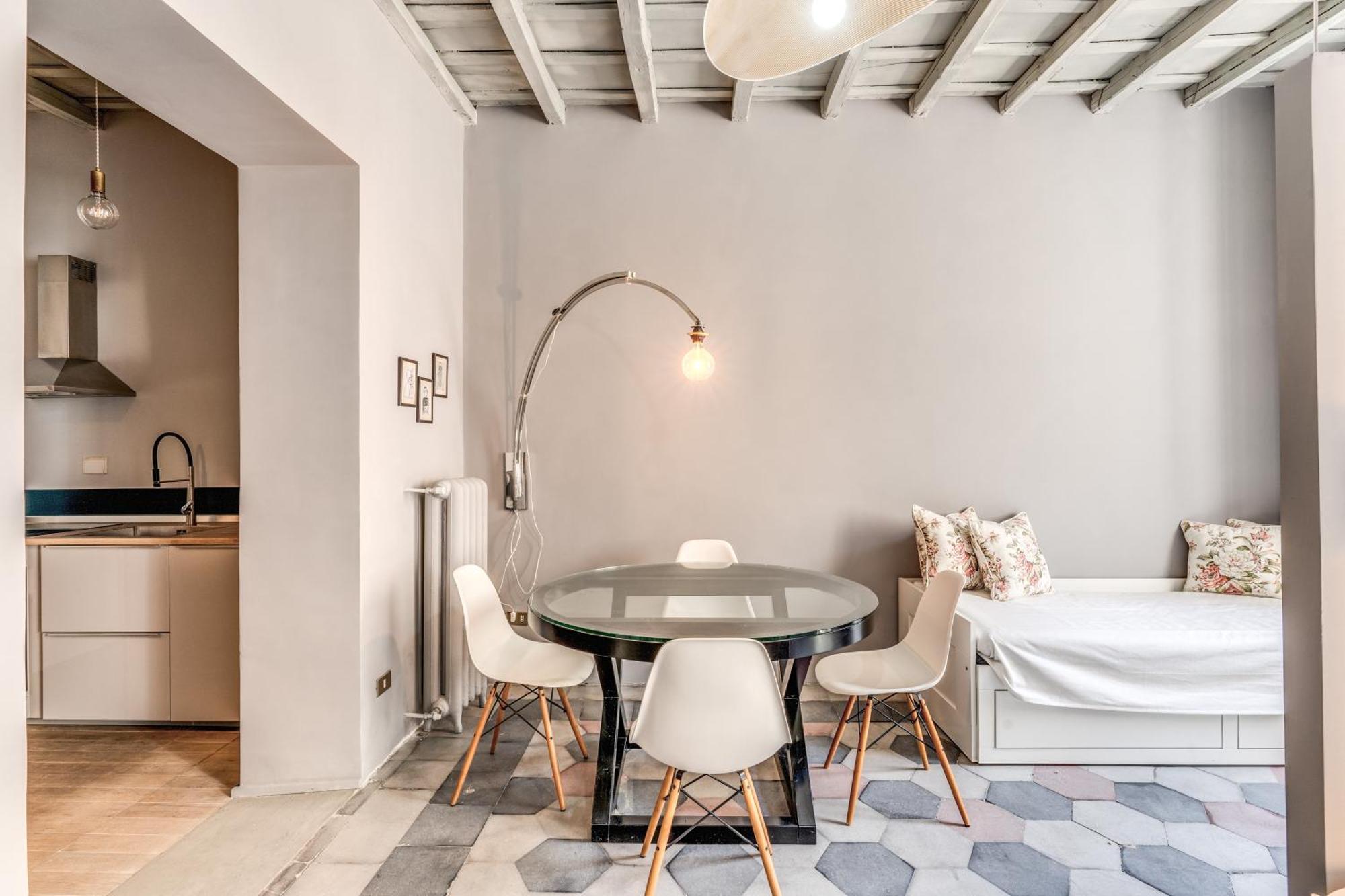 Stylish Flat Near Colosseum Rom